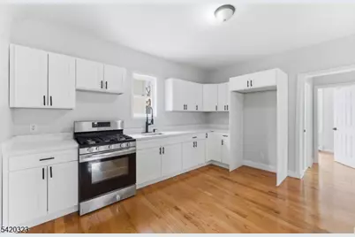 21 Overpeck Ave, Ridgefield, NJ 07660 - Photo 10