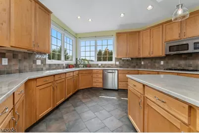 11 Baker Way, Hopewell Township, NJ 08534 - Photo 4