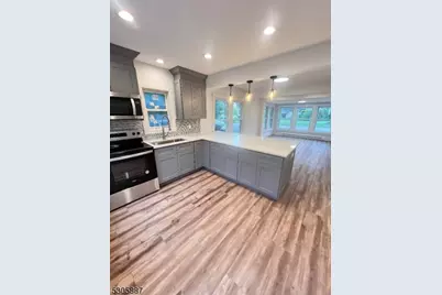 54 Vernon Ave #A, Hamburg, NJ 07419 - Photo 2