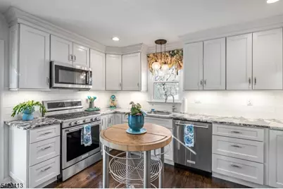 18 Barker Ave, Hawthorne, NJ 07506 - Photo 4