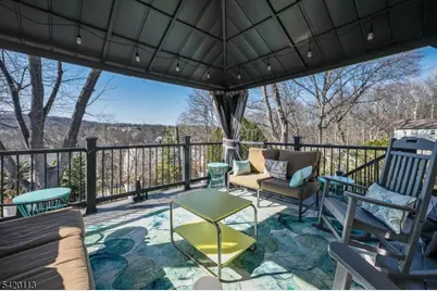 18 Barker Ave, Hawthorne, NJ 07506 - Photo 20