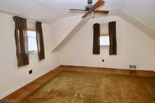 39-23 Van Duren Ave, Fair Lawn, NJ 07410 - Photo 10