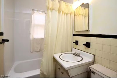 39-23 Van Duren Ave, Fair Lawn, NJ 07410 - Photo 4