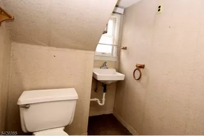 39-23 Van Duren Ave, Fair Lawn, NJ 07410 - Photo 12