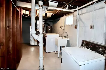 39-23 Van Duren Ave, Fair Lawn, NJ 07410 - Photo 14