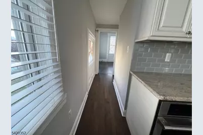 100 Elm St #1, Montclair, NJ 07042 - Photo 10