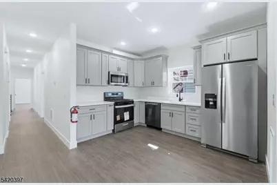 392 S 19th St, Newark, NJ 07103 - Photo 4