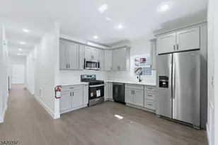 392 S 19th St, Newark, NJ 07103 - Photo 4