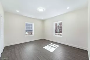 392 S 19th St, Newark, NJ 07103 - Photo 16