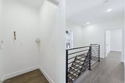 392 S 19th St, Newark, NJ 07103 - Photo 12