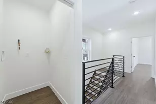 392 S 19th St, Newark, NJ 07103 - Photo 12