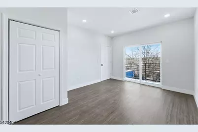 392 S 19th St, Newark, NJ 07103 - Photo 6