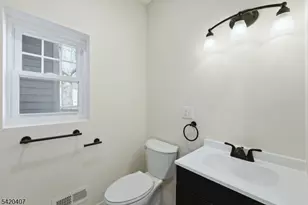 392 S 19th St, Newark, NJ 07103 - Photo 12