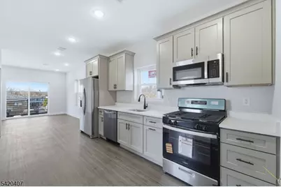 392 S 19th St, Newark, NJ 07103 - Photo 2