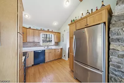 51 Lakeside Dr, Vernon, NJ 07422 - Photo 16