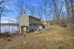 51 Lakeside Dr, Vernon, NJ 07422 - Photo 38