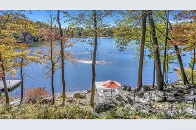 51 Lakeside Dr, Vernon, NJ 07422 - Photo 2