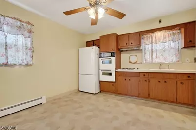 29 Nokomis Ave, Parsippany, NJ 07034 - Photo 4