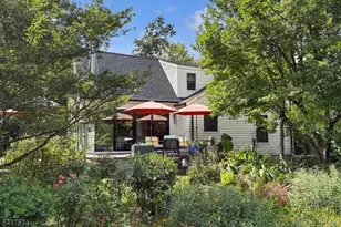 2 Schoolhouse Ln, Tewksbury Township, NJ 08833 - Photo 40