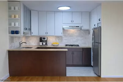 530 Valley Rd, Montclair, NJ 07043 - Photo 4