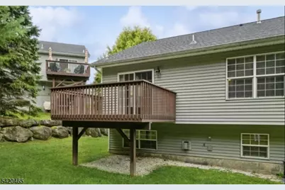 12 Oak Point Dr, Hamburg, NJ 07419 - Photo 32