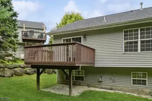 12 Oak Point Dr, Hamburg, NJ 07419 - Photo 32