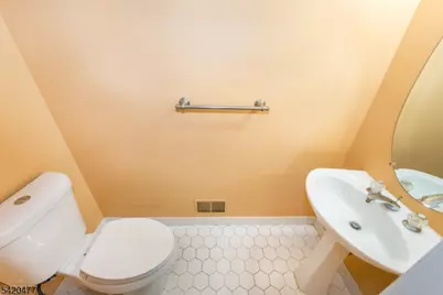 10 Gannet Ct, Wayne, NJ 07470 - Photo 12