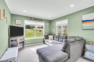 40 Blossom Rd, Hampton Boro, NJ 08827 - Photo 14