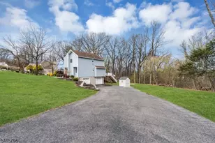 40 Blossom Rd, Hampton Boro, NJ 08827 - Photo 4