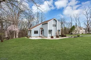 40 Blossom Rd, Hampton Boro, NJ 08827 - Photo 2