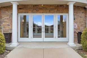 373 Victoria Dr, Bridgewater, NJ 08807 - Photo 4