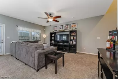 34 Washington Square Cir, Washington Boro, NJ 07882 - Photo 6