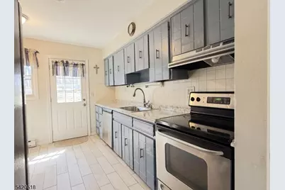 6 Pennsylvania Way, Hopatcong, NJ 07843 - Photo 8