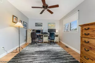 37 Chelsea Cir, Raritan Township, NJ 08822 - Photo 22