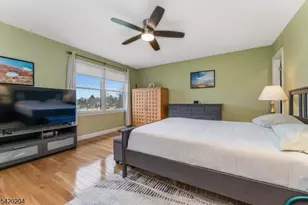 37 Chelsea Cir, Raritan Township, NJ 08822 - Photo 20