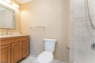 37 Chelsea Cir, Raritan Township, NJ 08822 - Photo 24