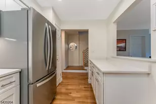 37 Chelsea Cir, Raritan Township, NJ 08822 - Photo 6