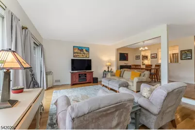 37 Chelsea Cir, Raritan Township, NJ 08822 - Photo 16