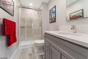 37 Chelsea Cir, Raritan Township, NJ 08822 - Photo 20