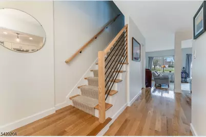 37 Chelsea Cir, Raritan Township, NJ 08822 - Photo 2