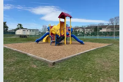 37 Chelsea Cir, Raritan Township, NJ 08822 - Photo 30