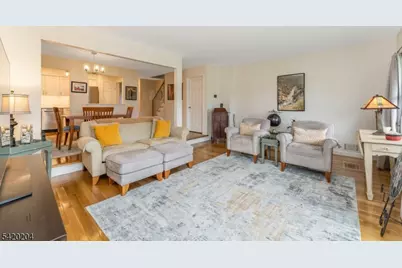 37 Chelsea Cir, Raritan Township, NJ 08822 - Photo 14