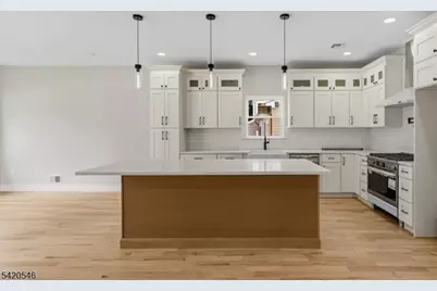 72 Hillside Rd, Elizabeth, NJ 07208 - Photo 8