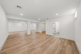 72 Hillside Rd, Elizabeth, NJ 07208 - Photo 24