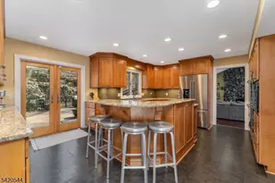828 Star View Way, Bridgewater, NJ 08807 - Photo 4