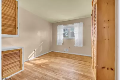 25 Greenwich Rd, Edison, NJ 08820 - Photo 24