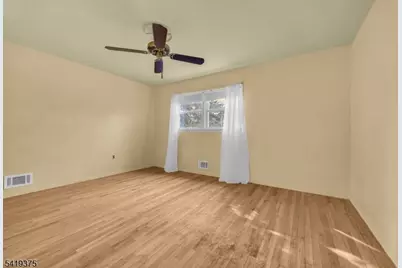 25 Greenwich Rd, Edison, NJ 08820 - Photo 22