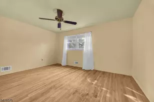 25 Greenwich Rd, Edison, NJ 08820 - Photo 22