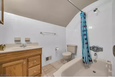 25 Greenwich Rd, Edison, NJ 08820 - Photo 38