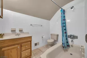 25 Greenwich Rd, Edison, NJ 08820 - Photo 38